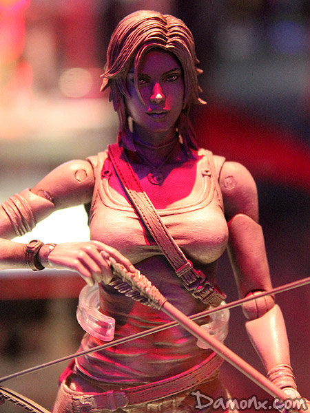 Figurine Play Arts Kai – Tomb Raider